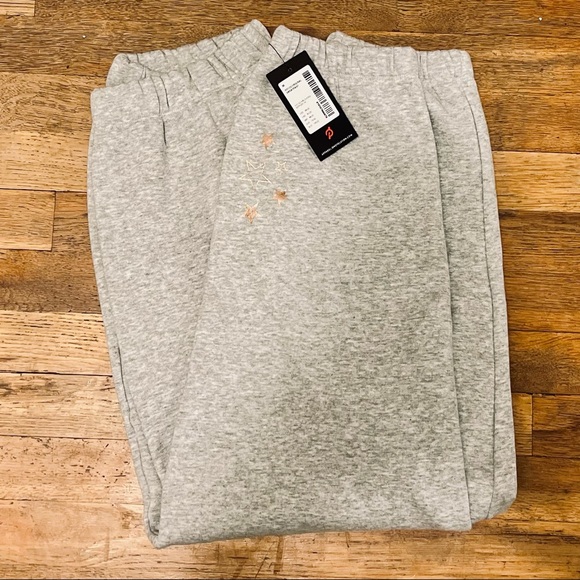 Peloton original sweatpants. Sold out online! Women’s medium. New with tags - Picture 6 of 6